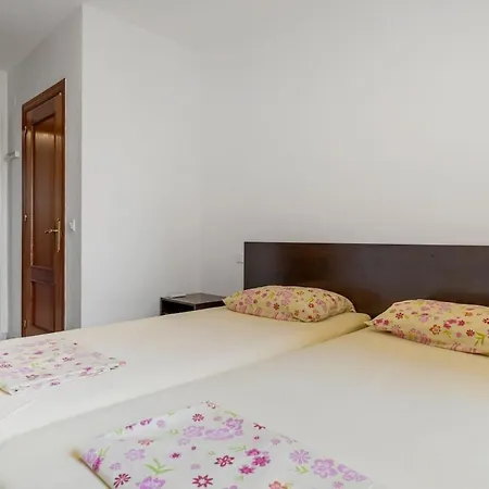 Beautiful 2 Bedroom Flat With Sunny Balcony Apartamento