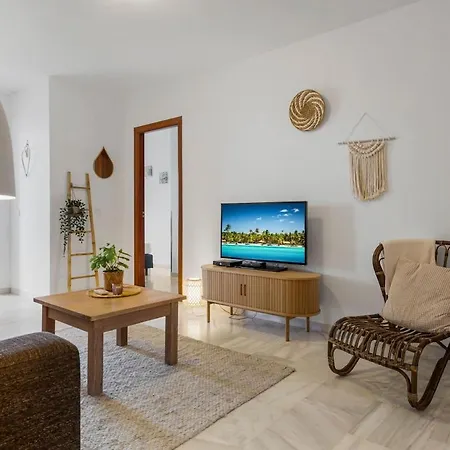 Beautiful 2 Bedroom Flat With Sunny Balcony Apartamento *