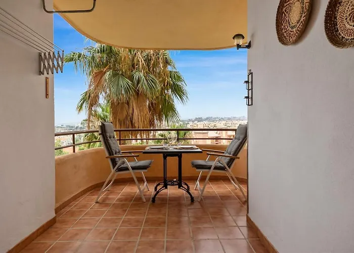 Beautiful 2 Bedroom Flat With Sunny Balcony * Fuengirola