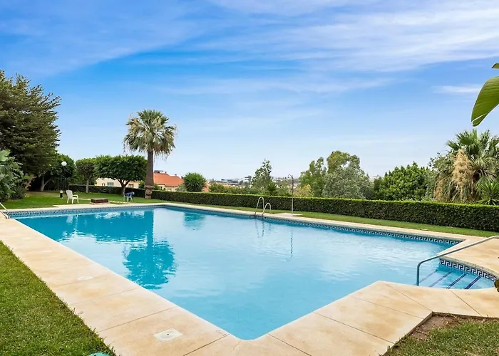 Beautiful 2 Bedroom Flat With Sunny Balcony * フエンヒロラ